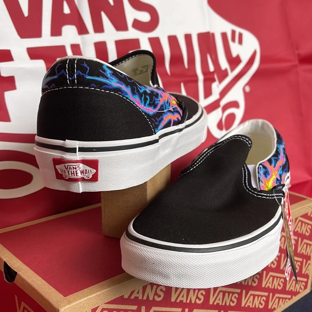 Vans Men’s Classic Slip On Electric Flame Black/True White sneakers